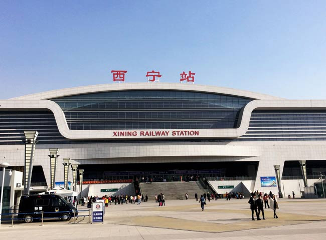 江北西宁高铁站